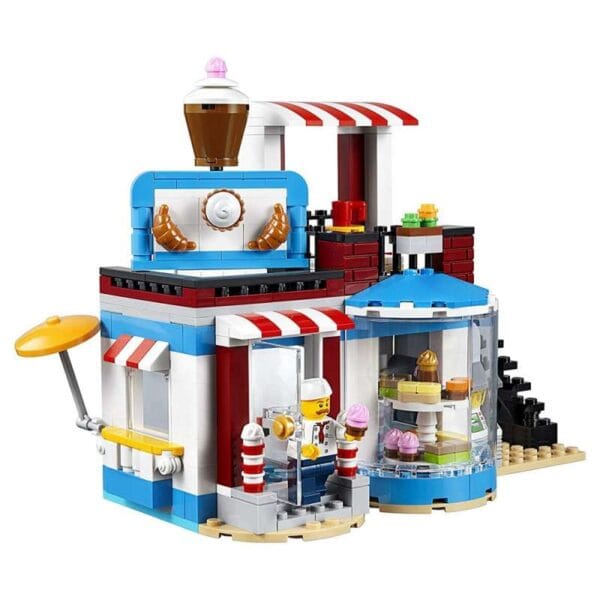 Lego Creator Modular Sweet Surprise 3 em 1 - 31077 - 396pcs